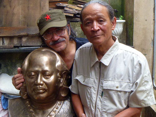 Y Moan được đúc tượng đồng